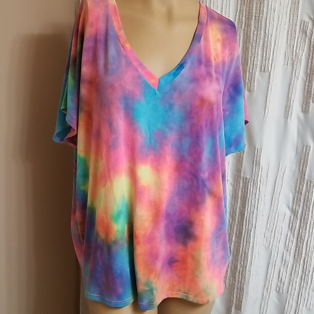 CY TIE Die Top! NWT!